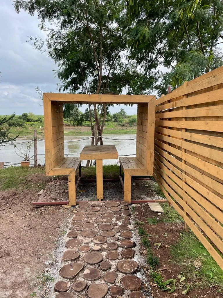 Triangle AC Cabin with Mini Pool - Image 5