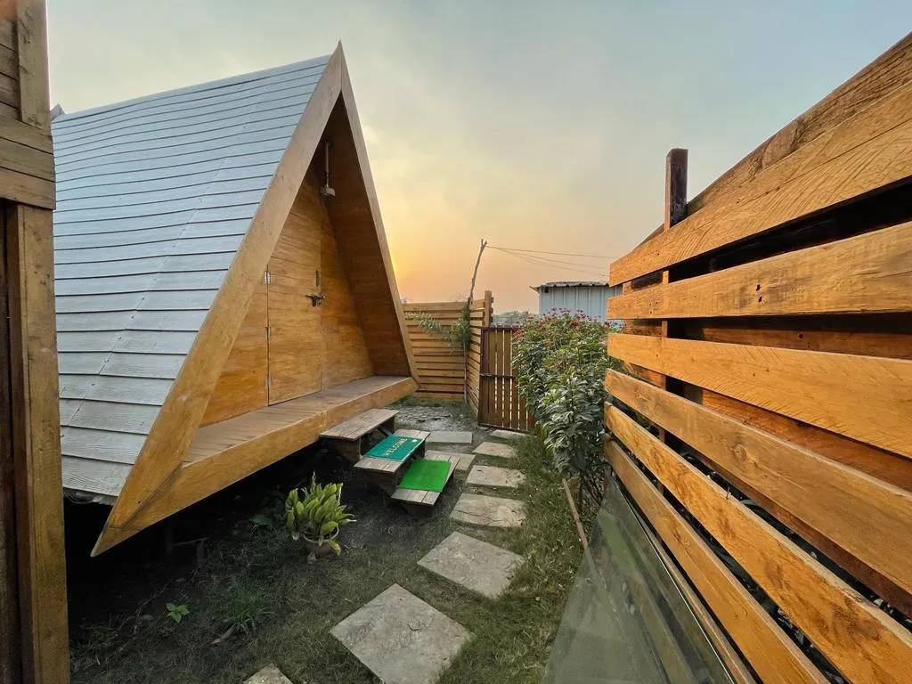 Triangle AC Cabin with Mini Pool - Image 2