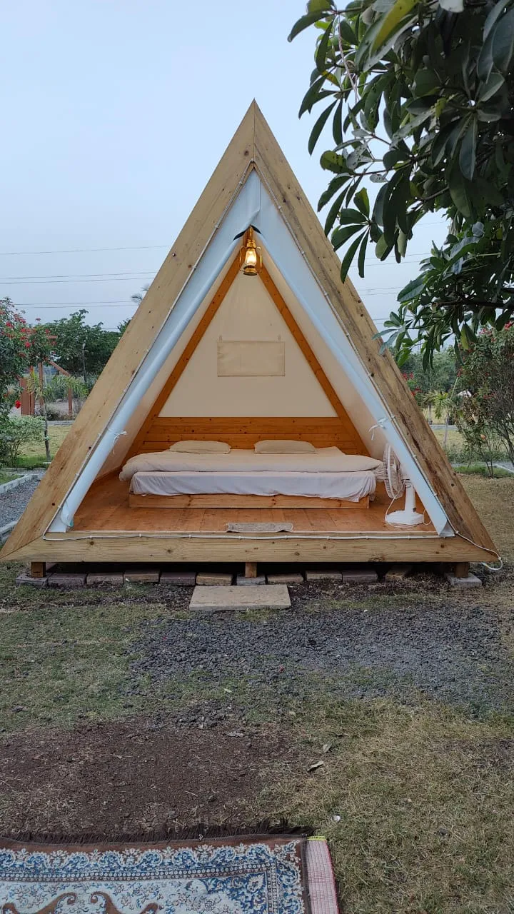 Triangle Tent with Mini Pool - Image 3